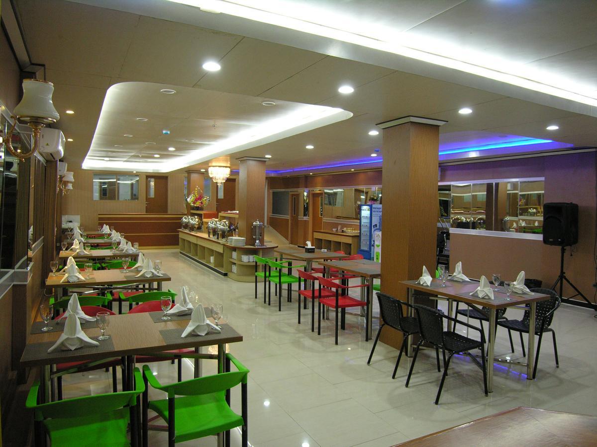 Hotel Delima Banjarmasin (South Kalimantan) Bagian luar foto